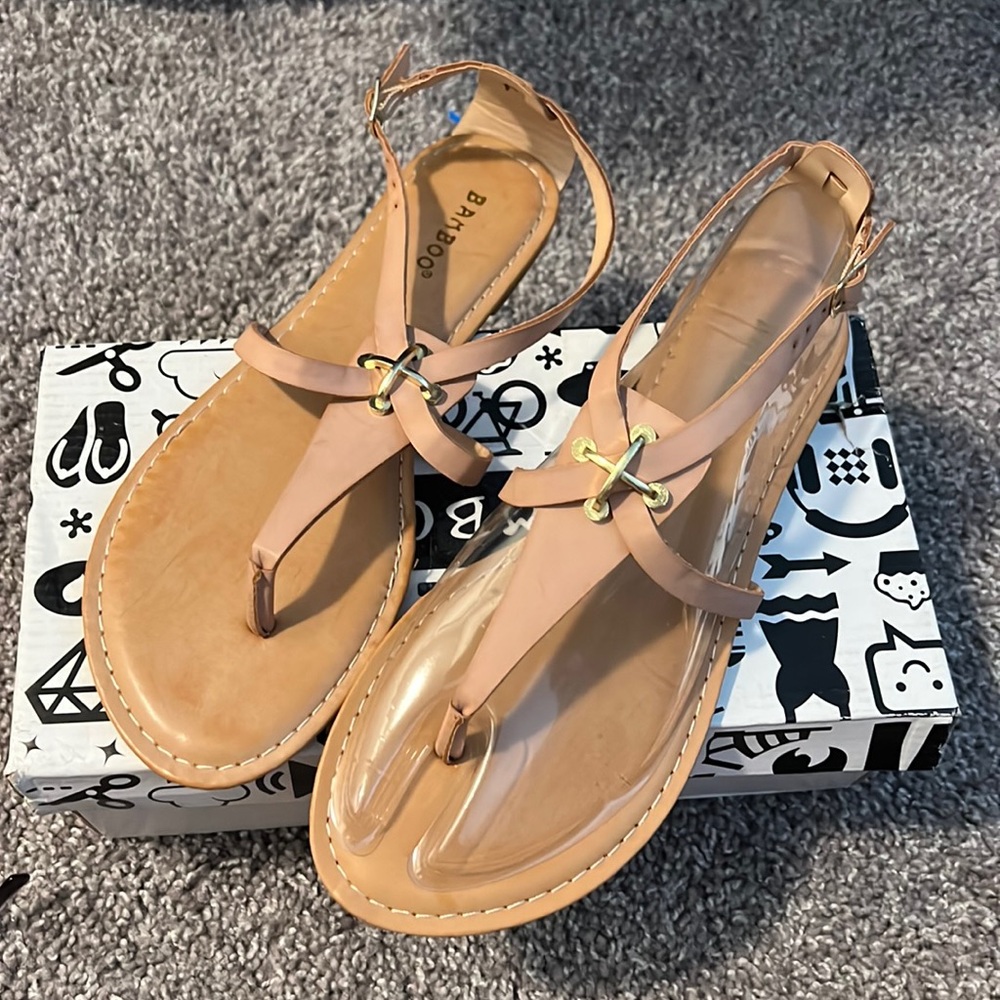 Bamboo casual sandal. Size 9.
